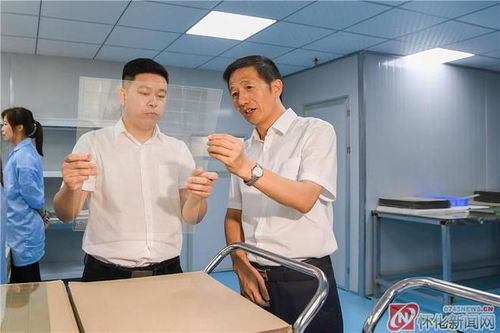 許忠建在鶴城區(qū)調(diào)研時強(qiáng)調(diào) 加快培育壯大優(yōu)勢產(chǎn)業(yè)集群，為穩(wěn)增長促發(fā)展提供有力支撐